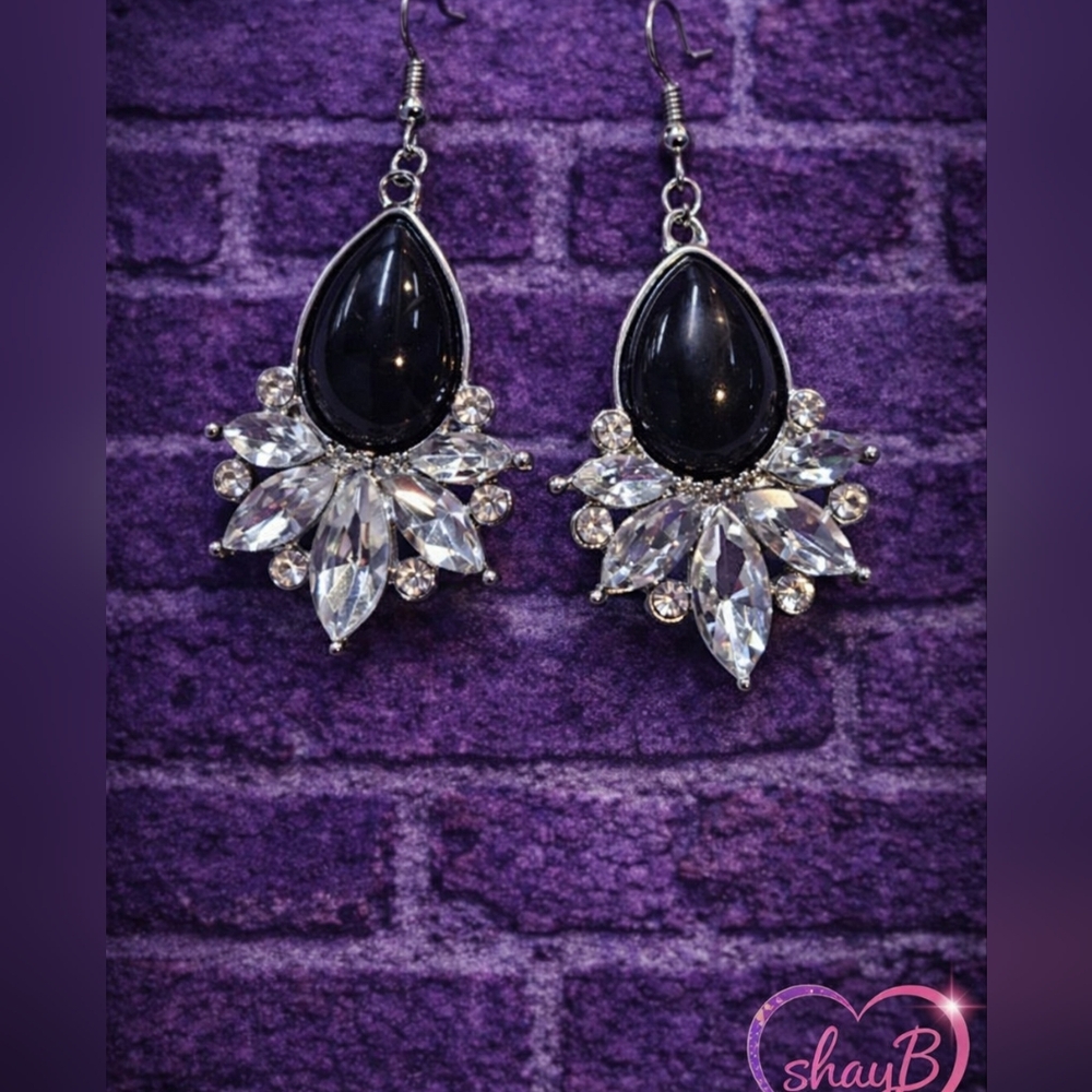 Paparazzi Black and Silver Teardrop Earrings